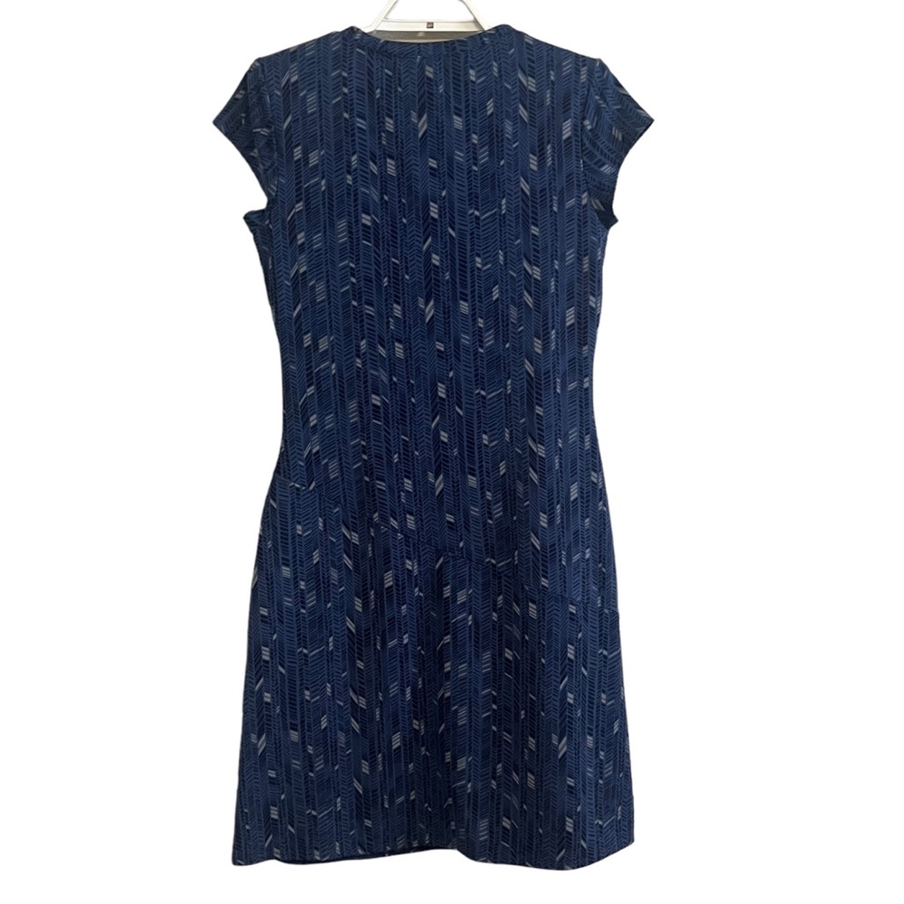 Athleta Blue Printed Short Sleeve V-Neck Dress - Picture 5 of 9
